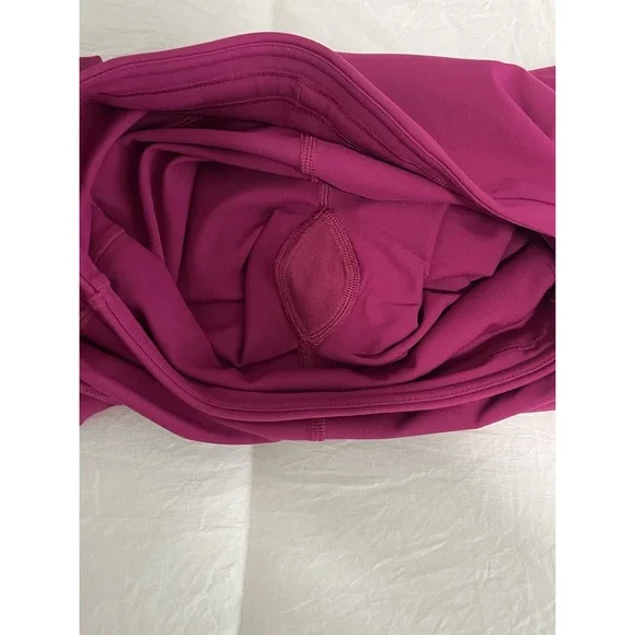 Lululemon 21" Deep Plum Burgundy Wine Crop Leggings Size 4 EUC - Picture 5 of 7